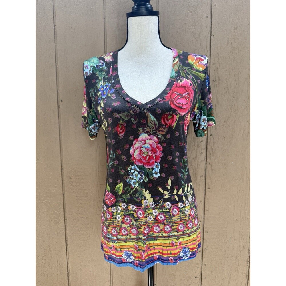 Johnny Was Naomi Favorite V-Neck Floral Bamboo Tee Top Black Boho Size Small.
